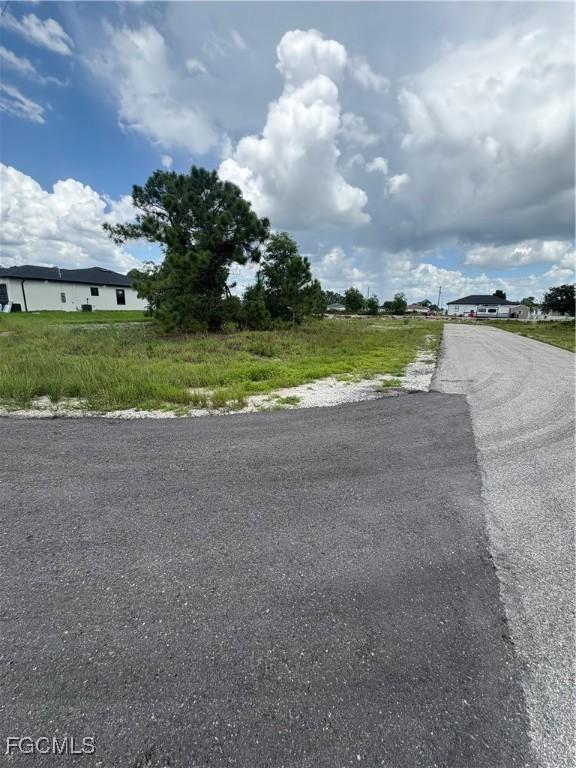 3105 Vilma Ave., Lehigh Acres, FL 33976
