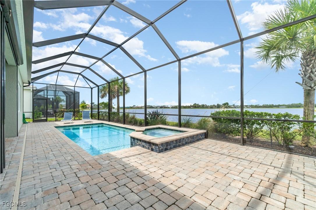 17583 Winding Oak Ln., North Fort Myers, FL 33917