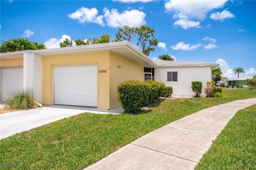 8649 Flores Ct., Fort Myers, FL 33907