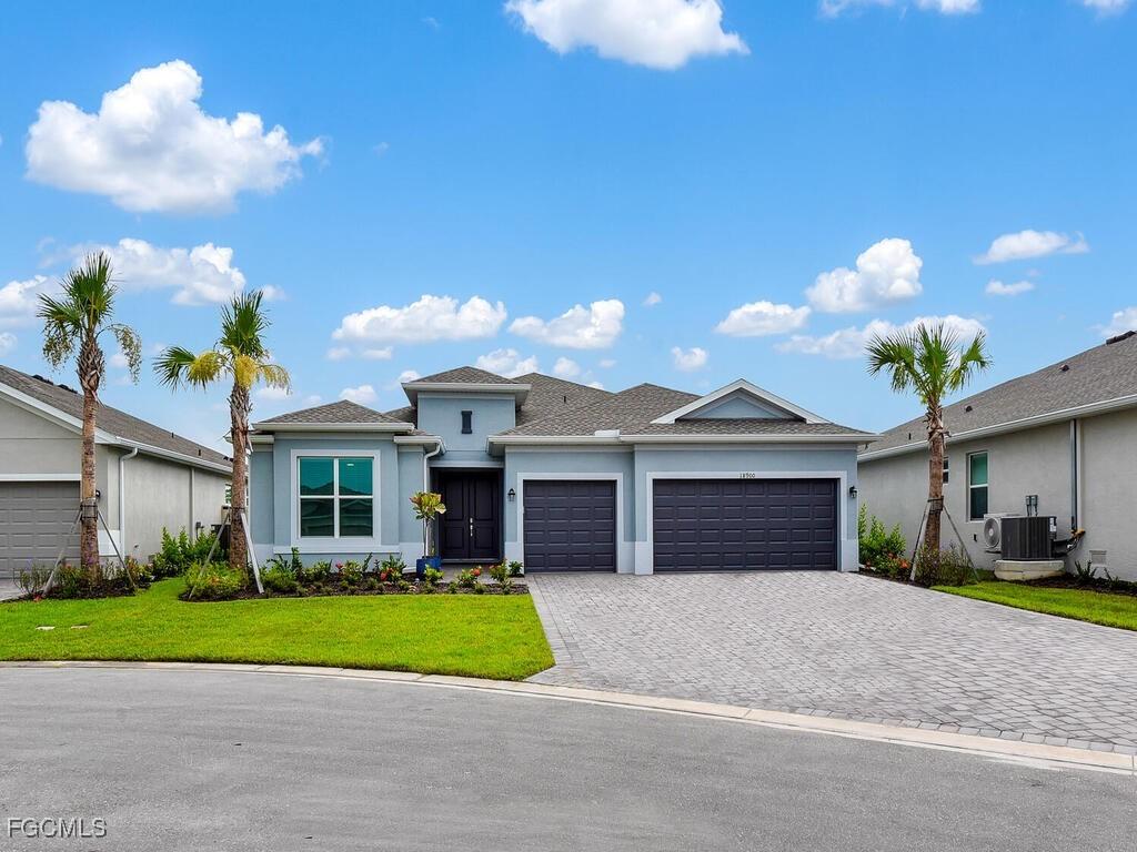 18900 Shimmer Dawn Ct., North Fort Myers, FL 33917