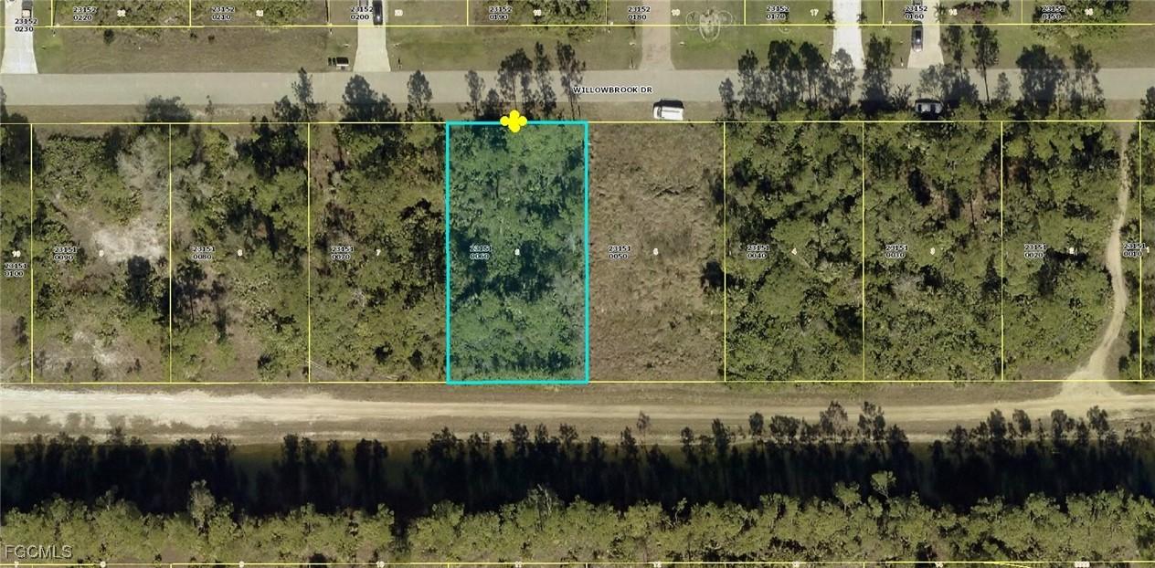 483 Willowbrook Dr., Lehigh Acres, FL 33972