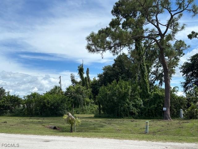 842 Whispering Pines Rd., Cape Coral, FL 33993