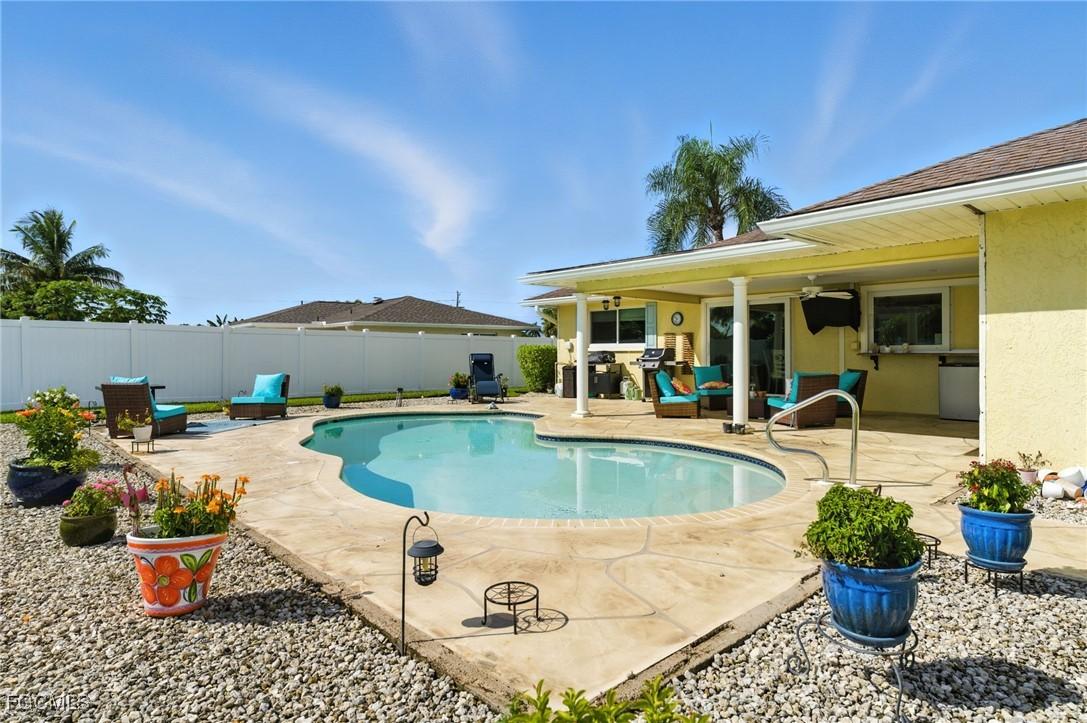 3913 SE 1st Pl., Cape Coral, FL 33904