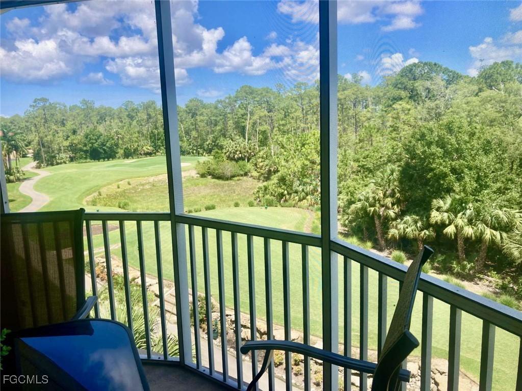 4853 Hampshire Ct. #303, Naples, FL 34112