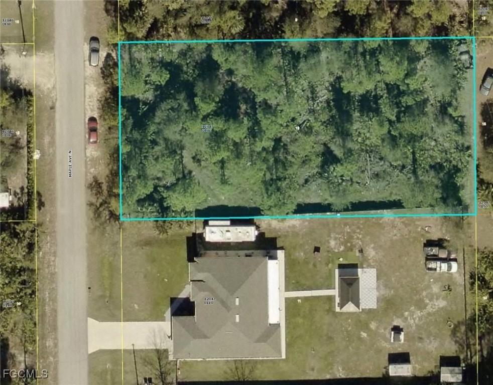 704 Maple Ave., Lehigh Acres, FL 33972