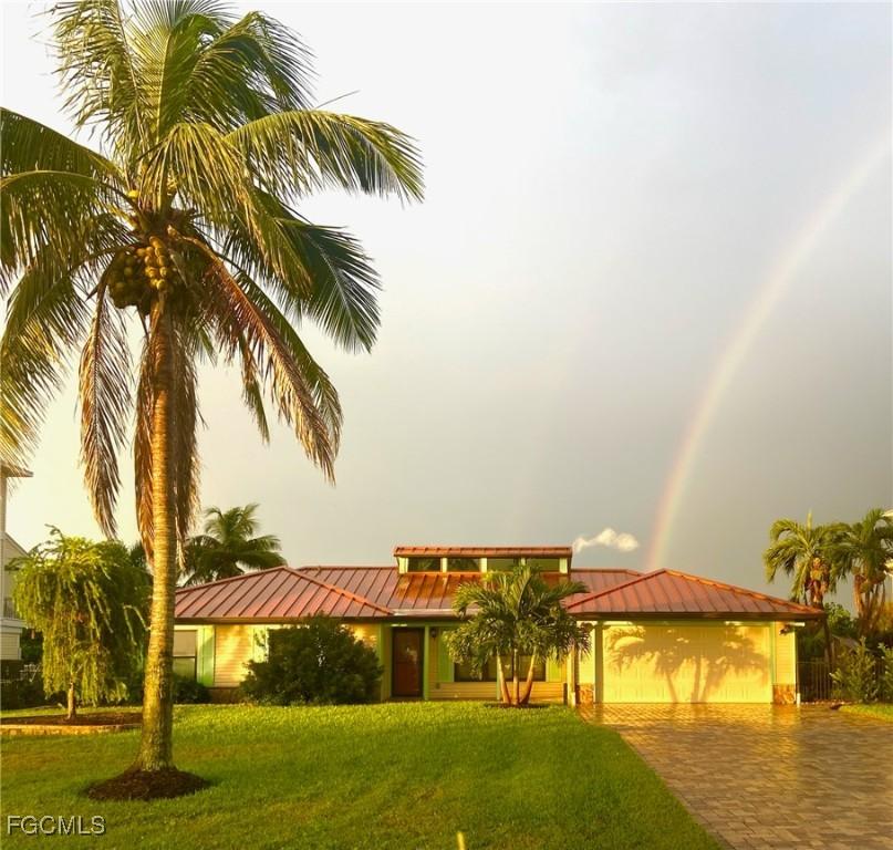 2281 8th Ave., St James City, FL 33956