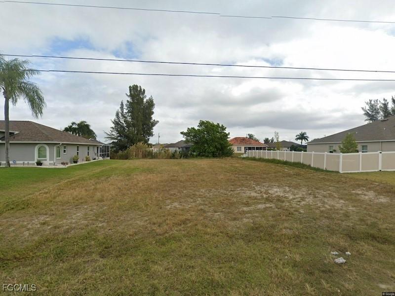 2127 SW 8th Ct., Cape Coral, FL 33991