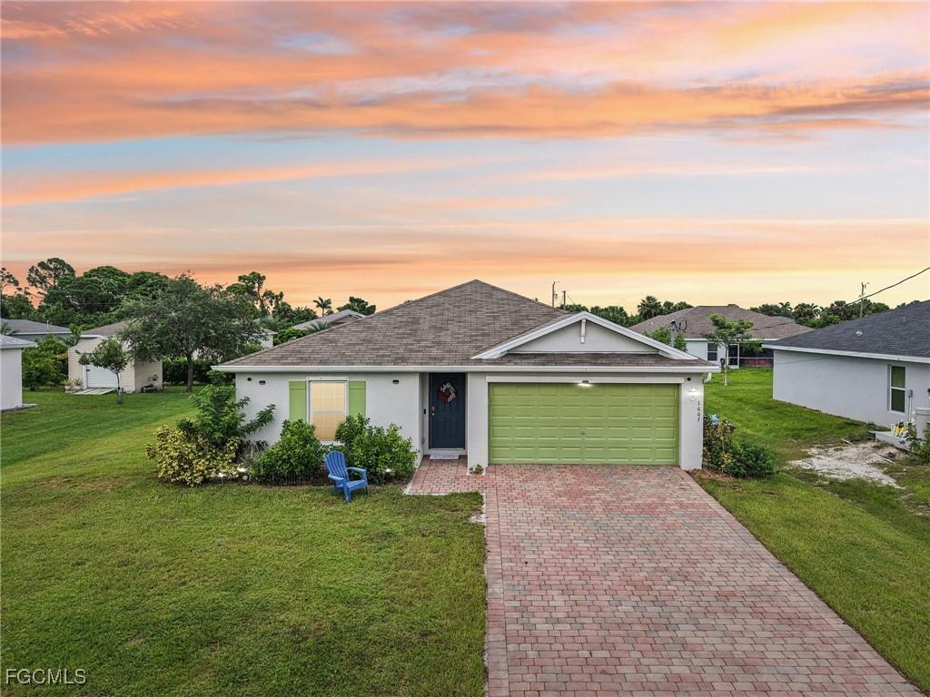 1607 NE 35th Ln., Cape Coral, FL 33909