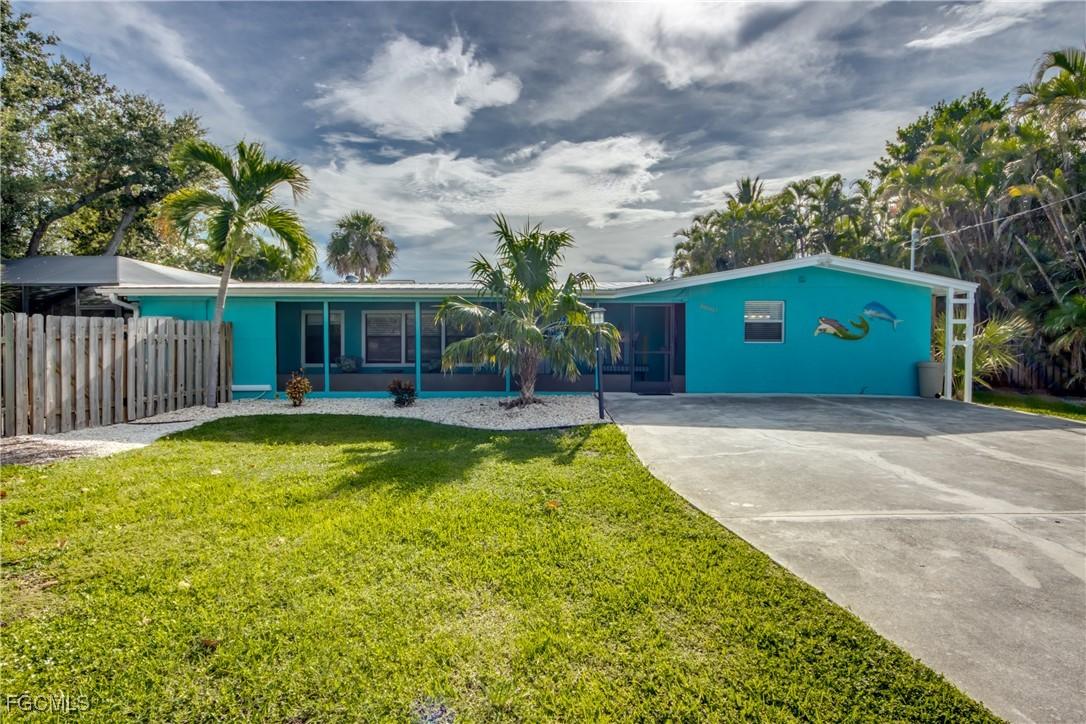 2660 Date St., St James City, FL 33956