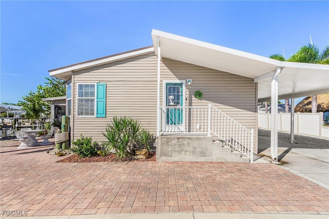 5025 Curlew Dr., St James City, FL 33956