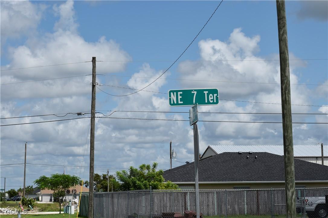 825 NE 7th Ter., Cape Coral, FL 33909