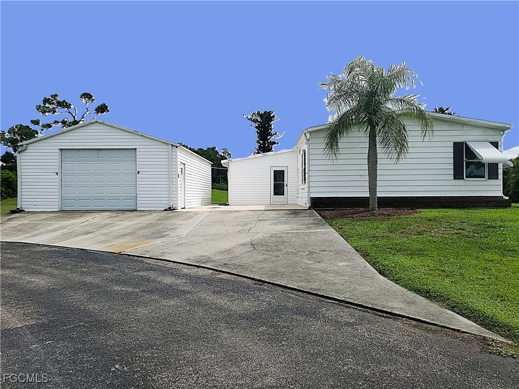 19400 Pony Ln., North Fort Myers, FL 33903