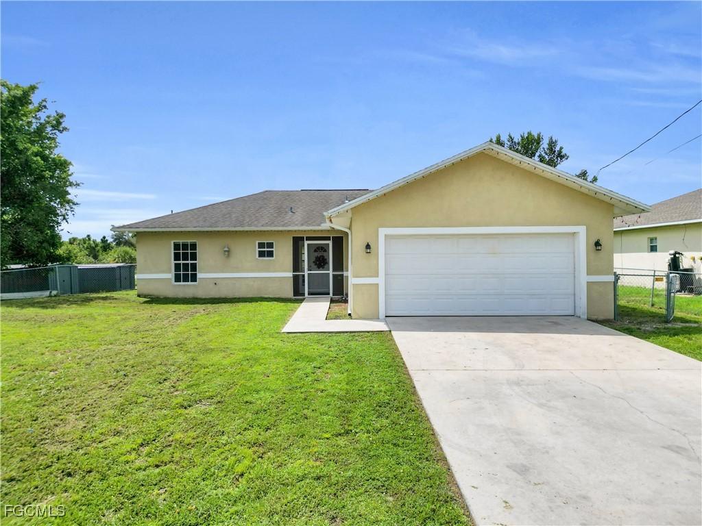 1260 Augusta St., Lehigh Acres, FL 33974