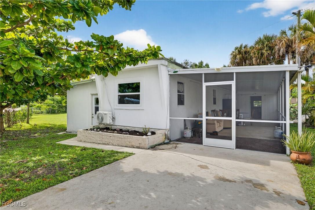 3742 Unique Cir., Fort Myers, FL 33908