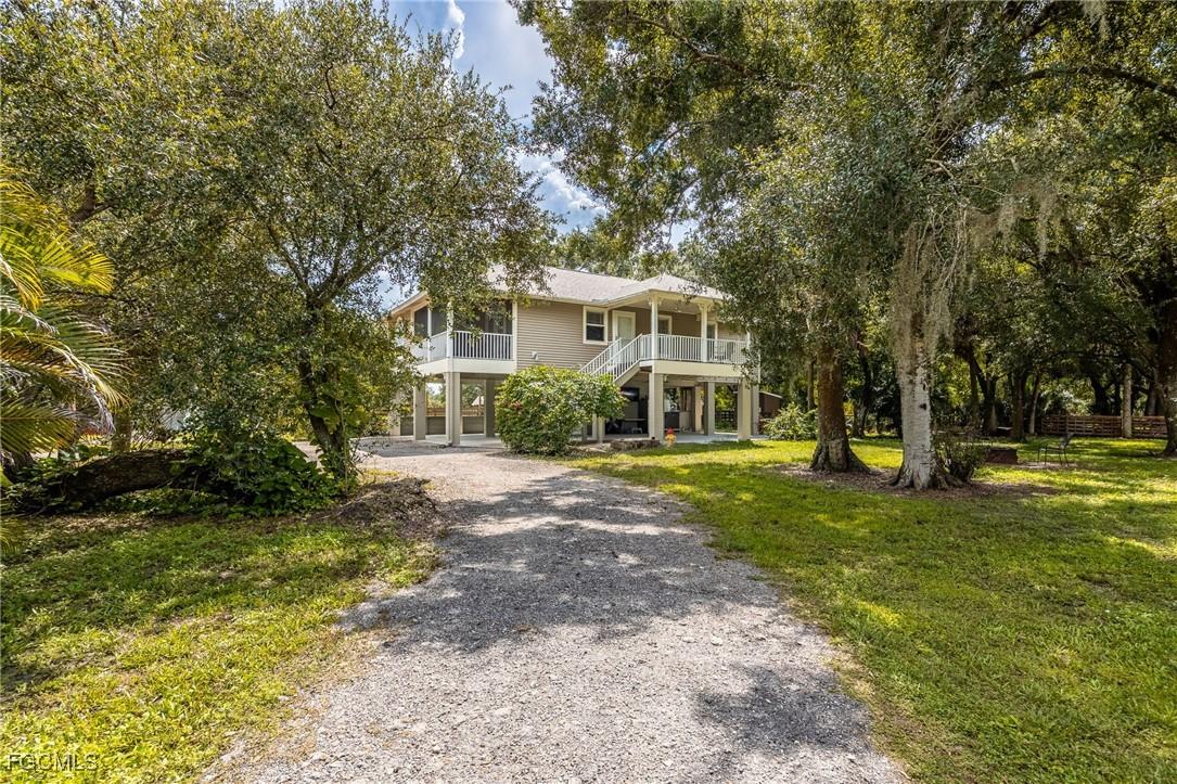 18630 Lost Ln., North Fort Myers, FL 33917