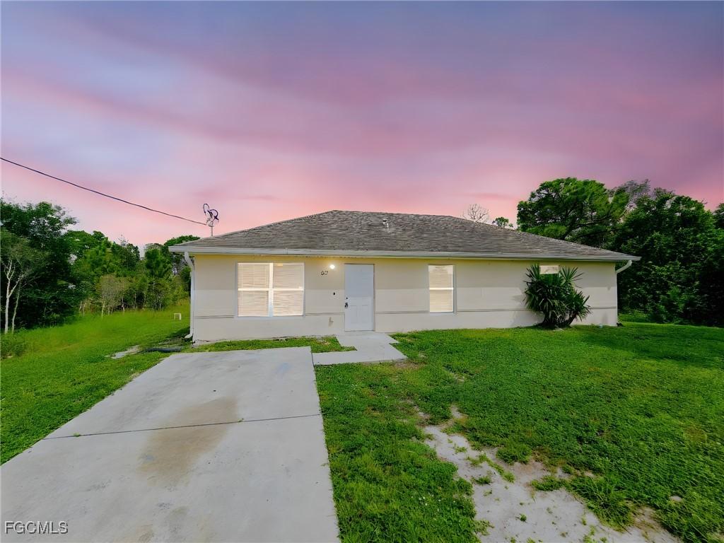 629 Cypress Ave., Lehigh Acres, FL 33974