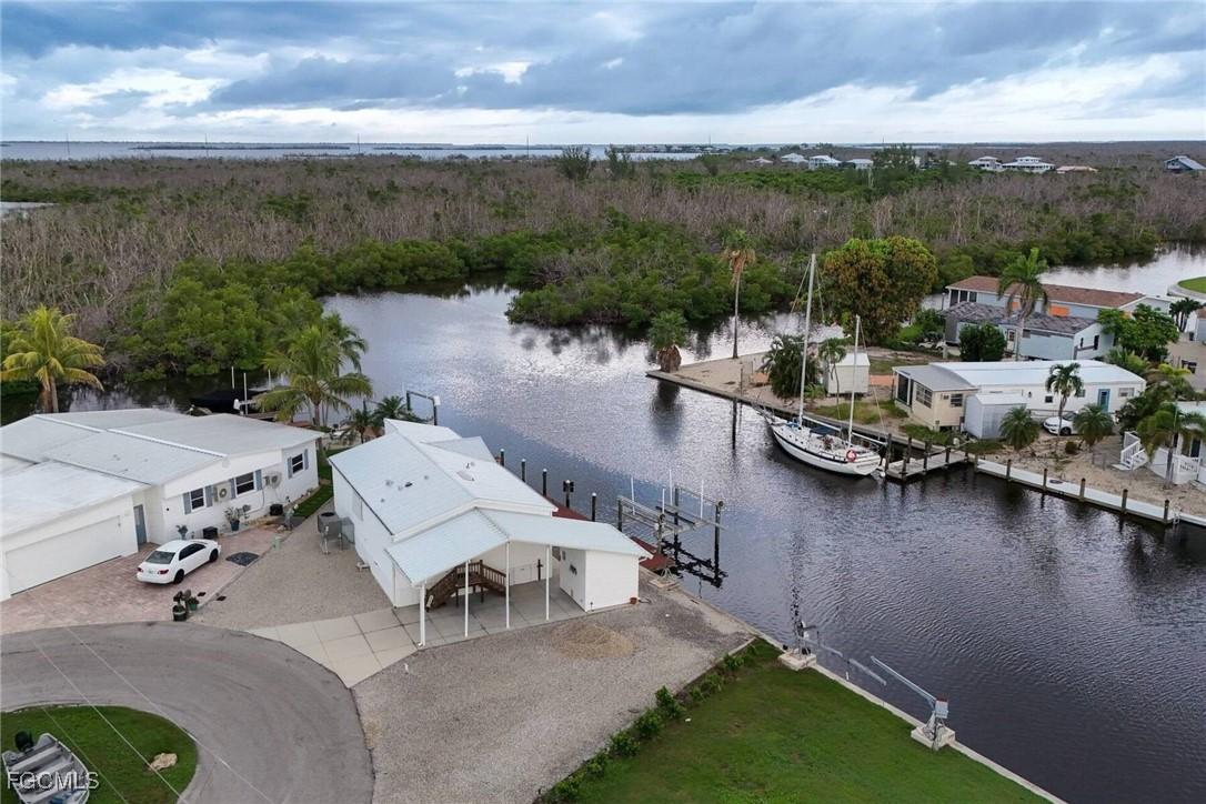 3952 Blueberry Ln., St James City, FL 33956