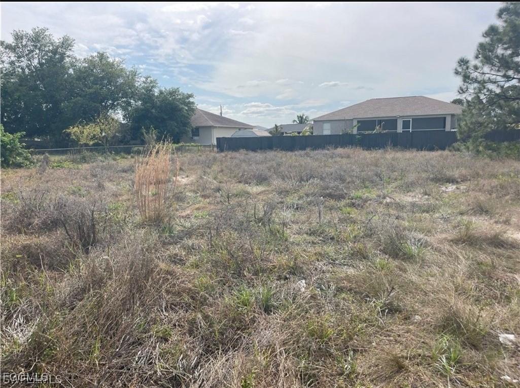 909 Sara Ave., Lehigh Acres, FL 33971