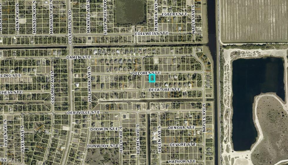 1236 Delores St., Lehigh Acres, FL 33974