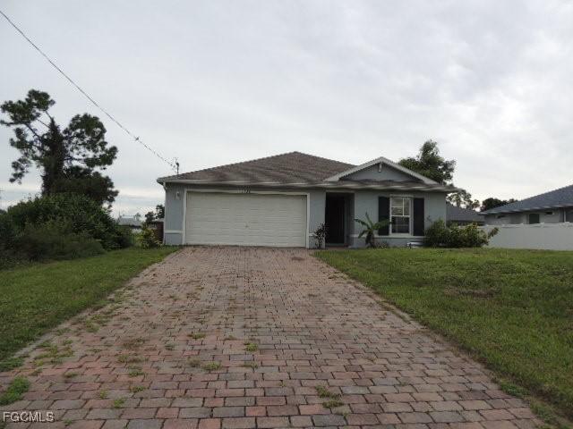 1521 NE 35th Ln., Cape Coral, FL 33909