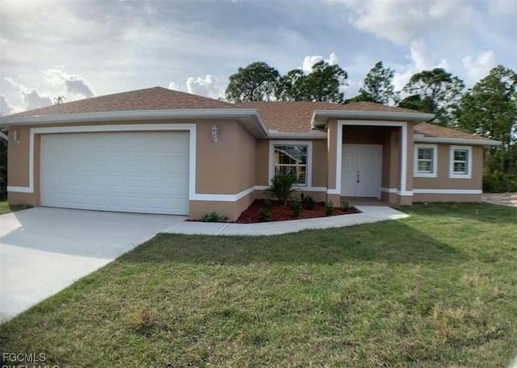 203 Hamilton Ave., Lehigh Acres, FL 33936