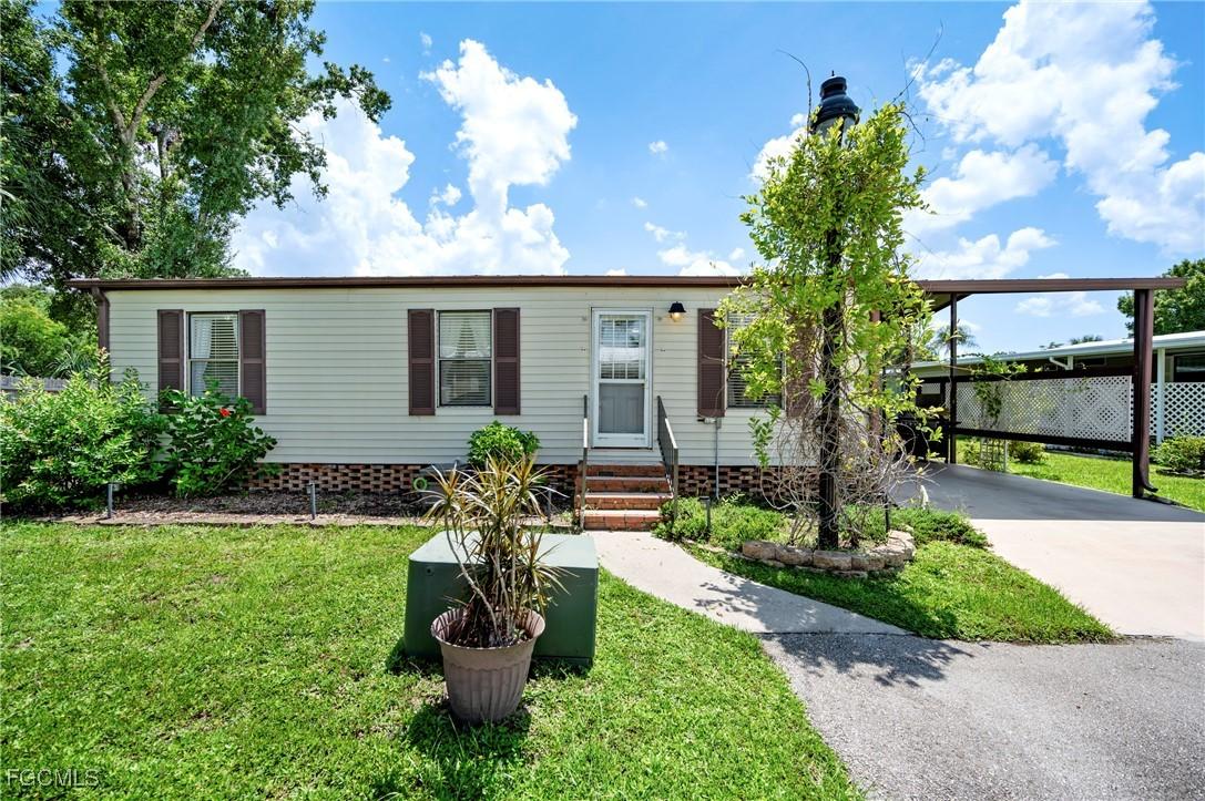 5391 Countrydale Ct., Fort Myers, FL 33905