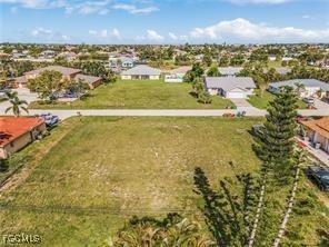 3725 SW 7th Pl., Cape Coral, FL 33914
