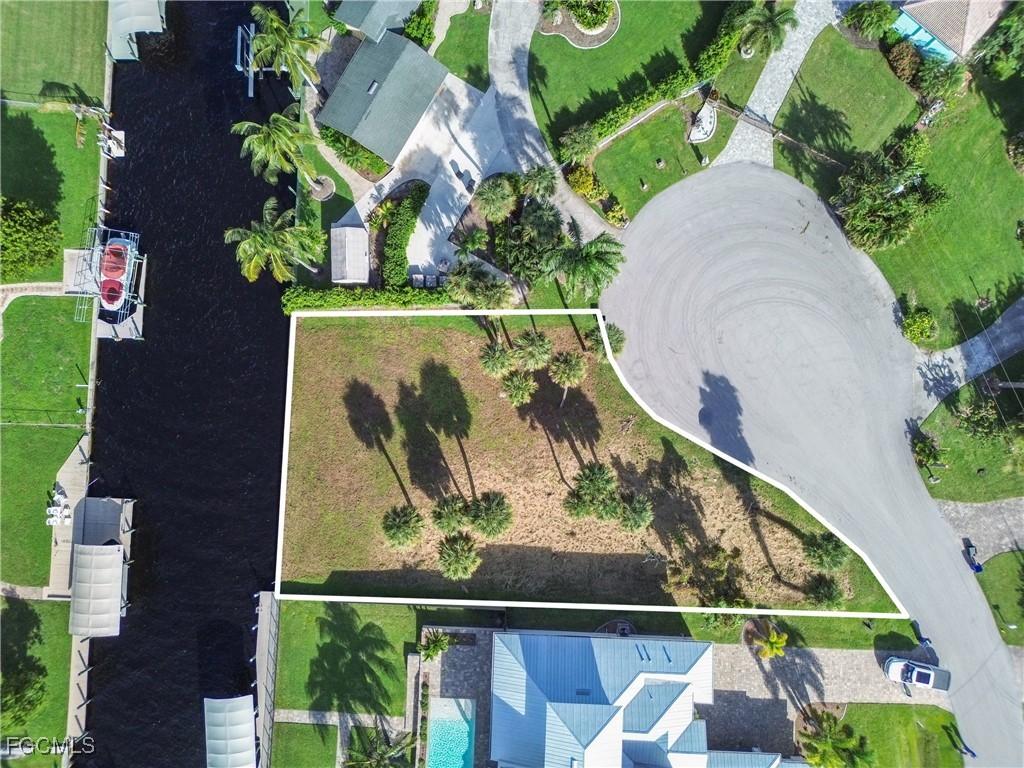 1806 Marina Cir, North Fort Myers, FL 33913