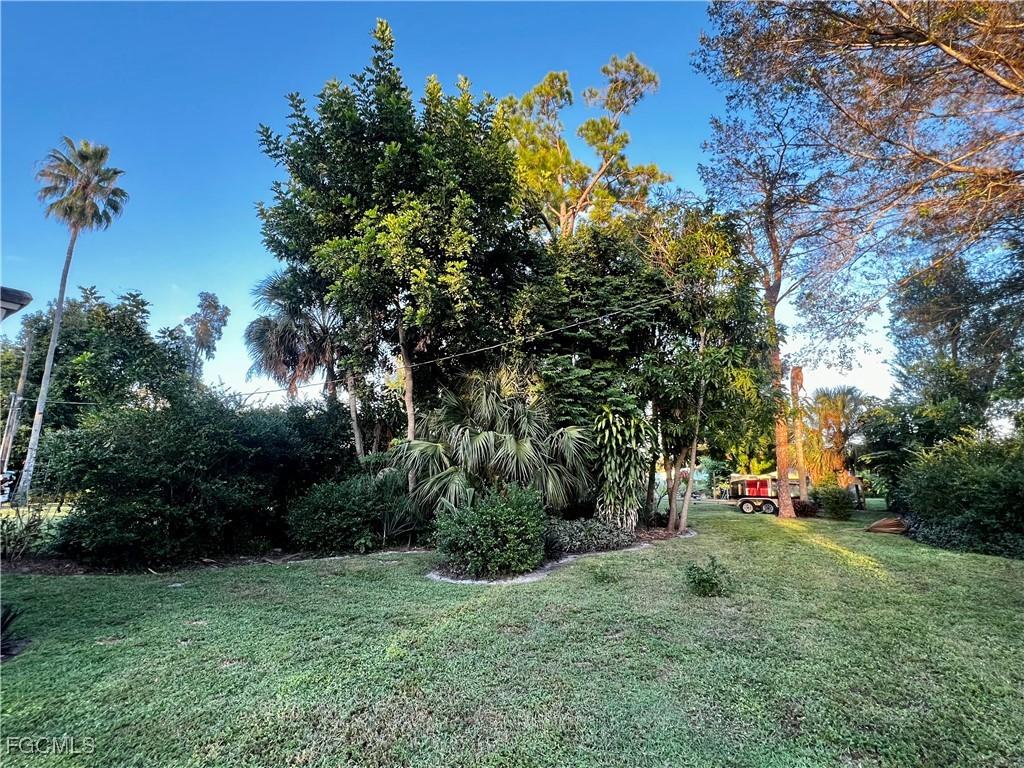 7623/7621 Breeze Dr., North Fort Myers, FL 33917