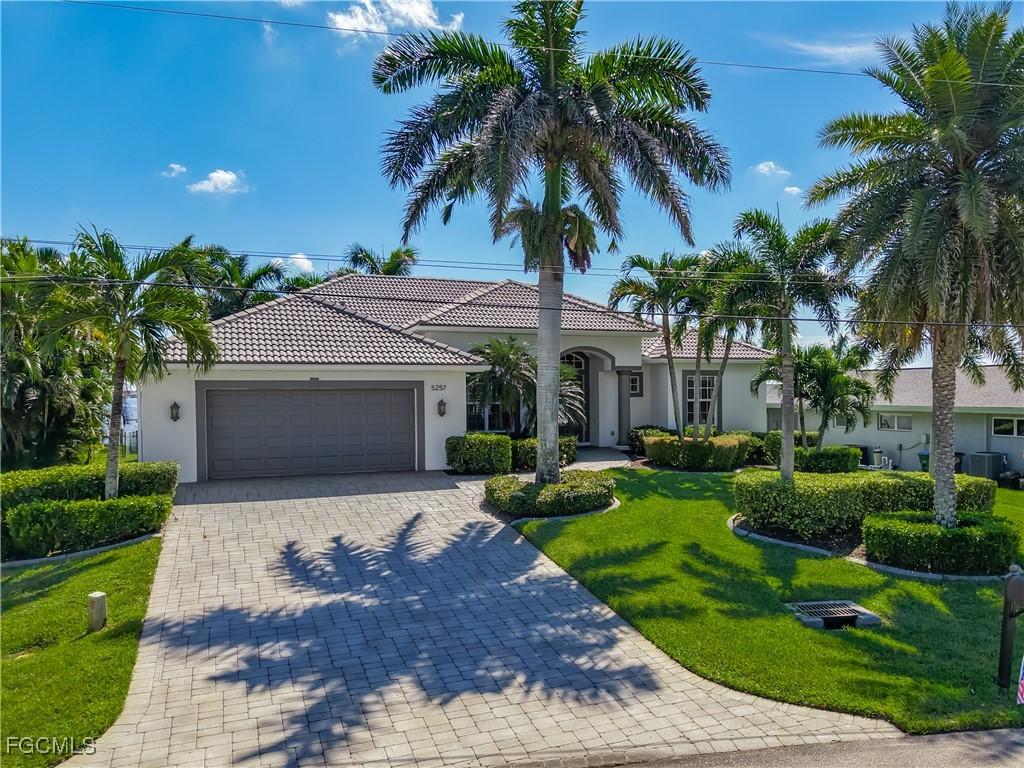 5257 Nautilus Dr., Cape Coral, FL 33904
