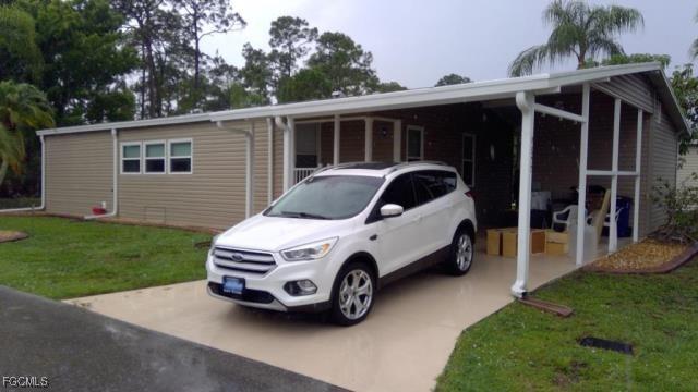 9822 Creekwood Ln., Fort Myers, FL 33905