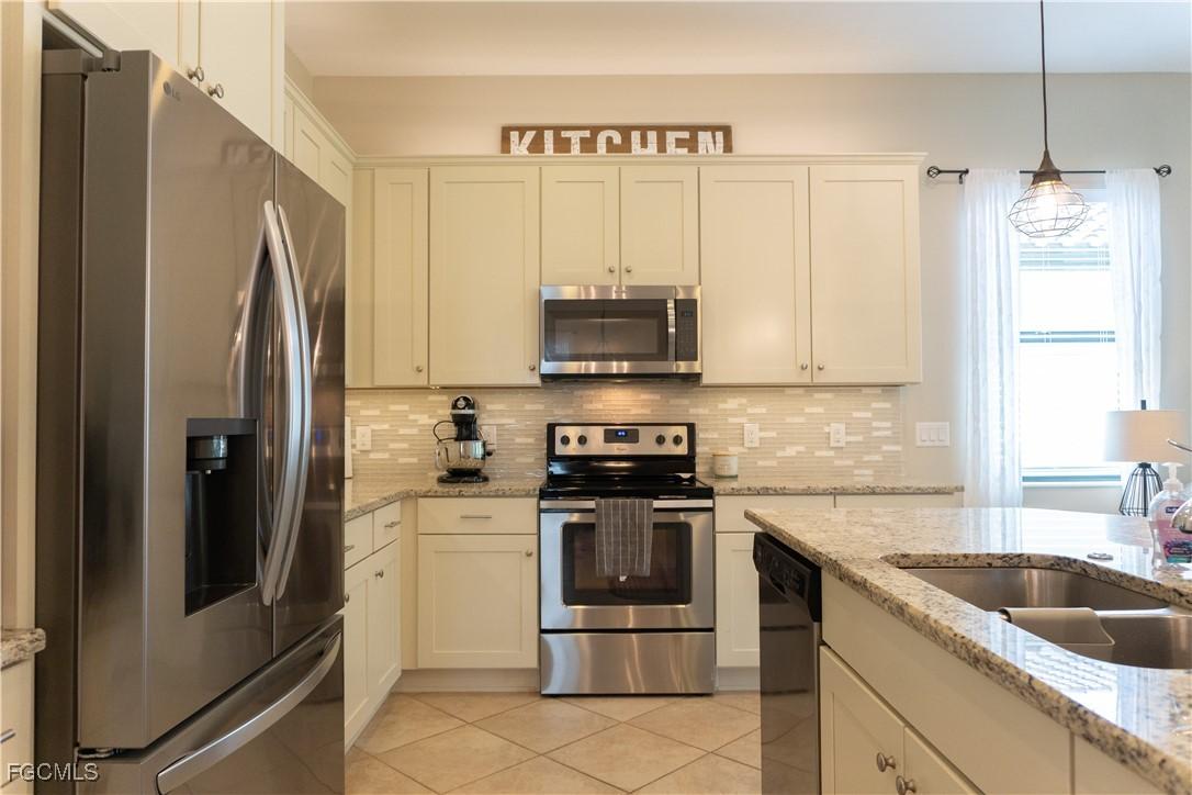 11518 Golden Oak Ter., Fort Myers, FL 33913