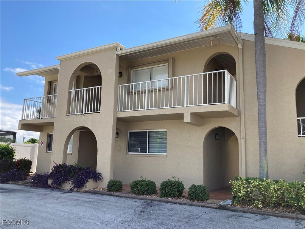 4321 Country Club Blvd. #101, Cape Coral, FL 33904