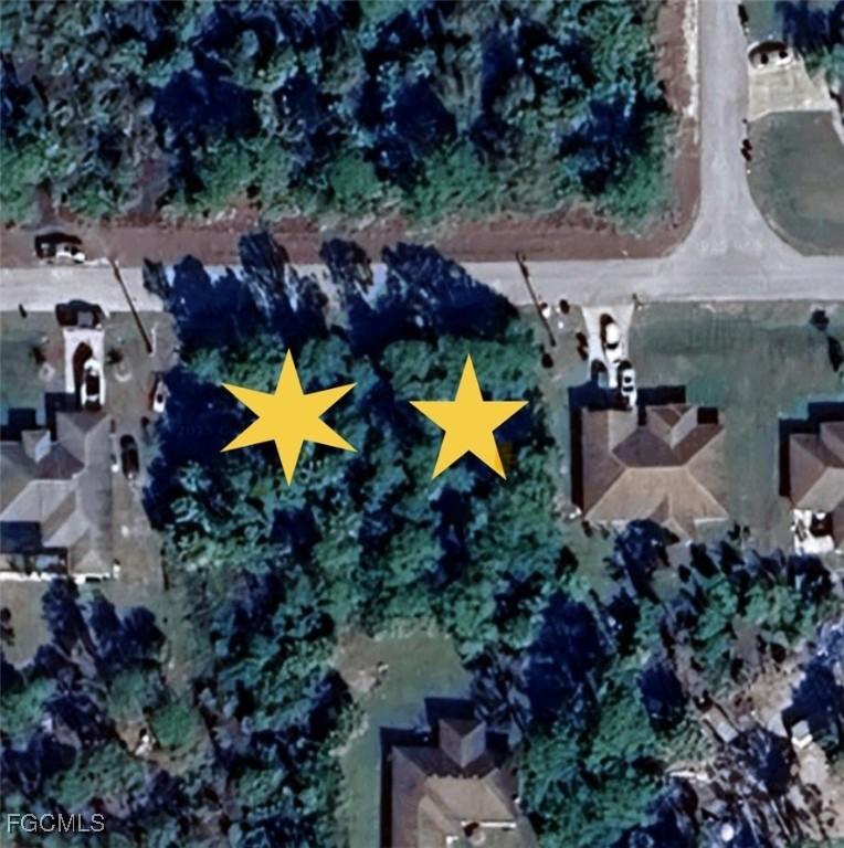 1240 Chrisholm St., Lehigh Acres, FL 33974