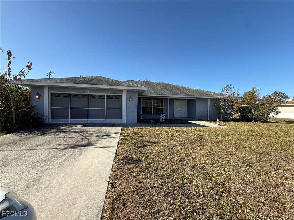 132 Dania Cir., Lehigh Acres, FL 33936