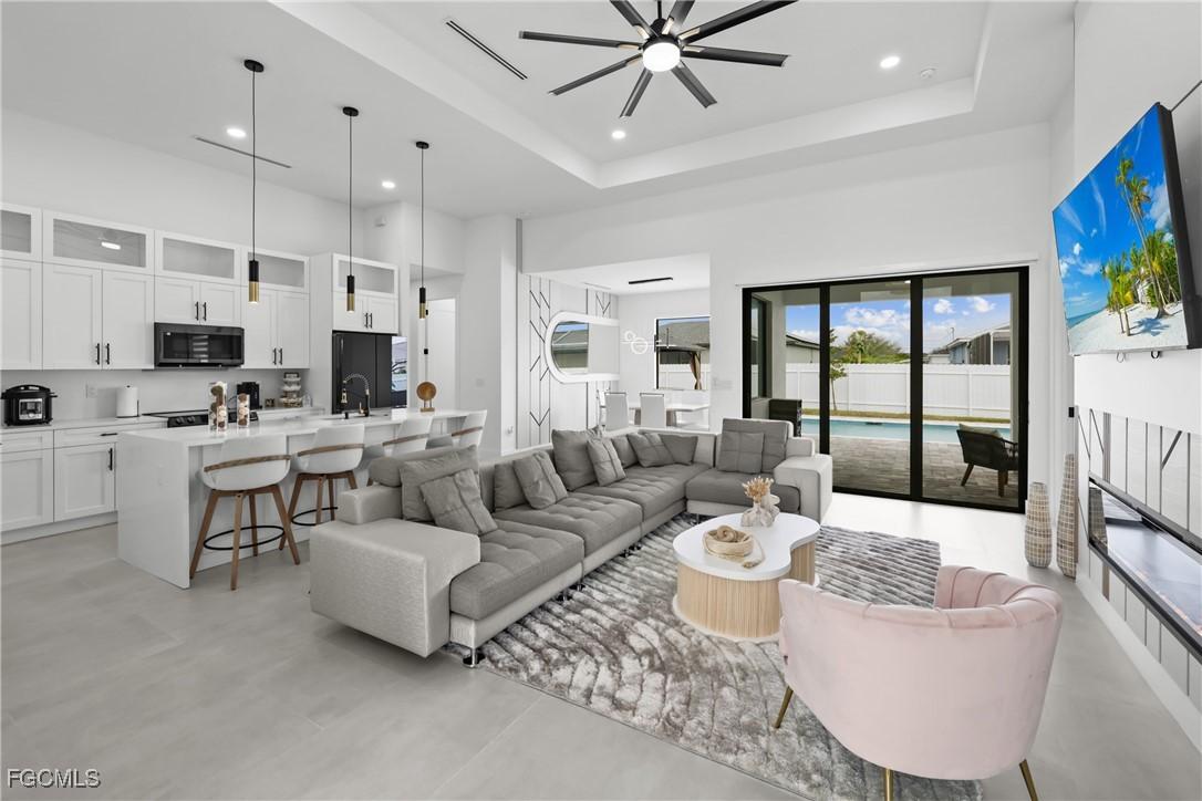 837 NE 6th Pl., Cape Coral, FL 33909