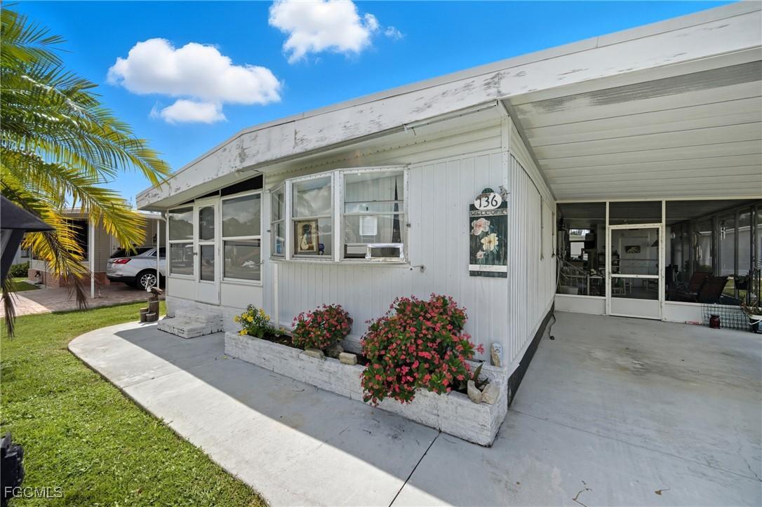 136 Lexington Ave., Fort Myers, FL 33908