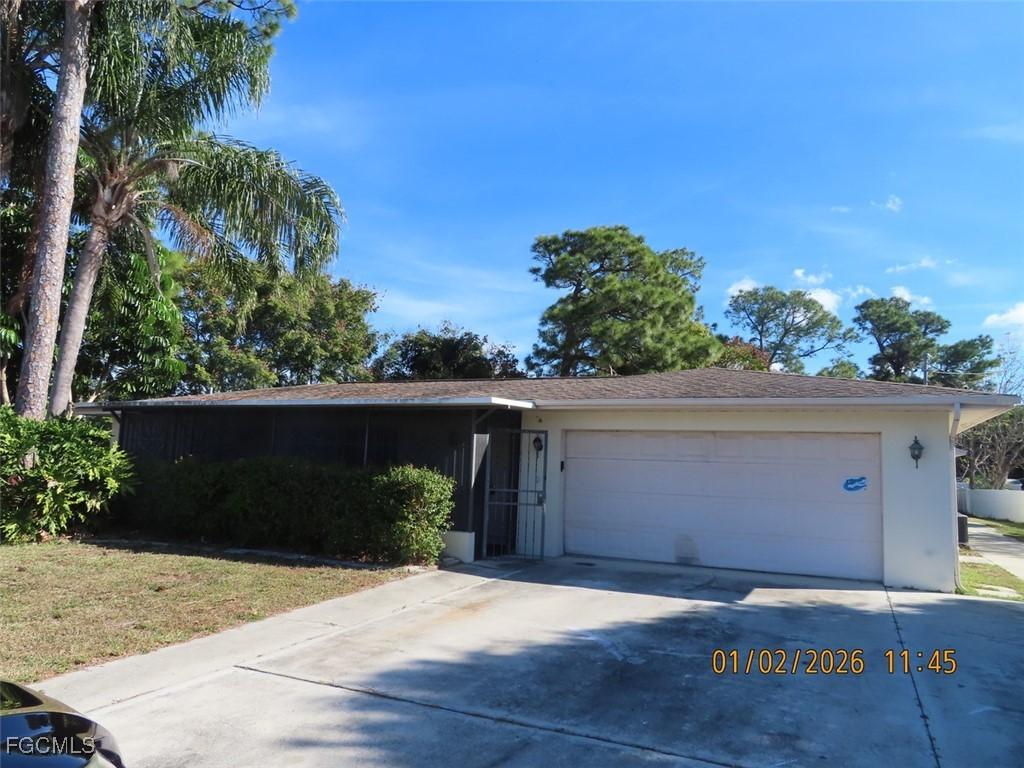 302 Greenwood Ave., Lehigh Acres, FL 33936