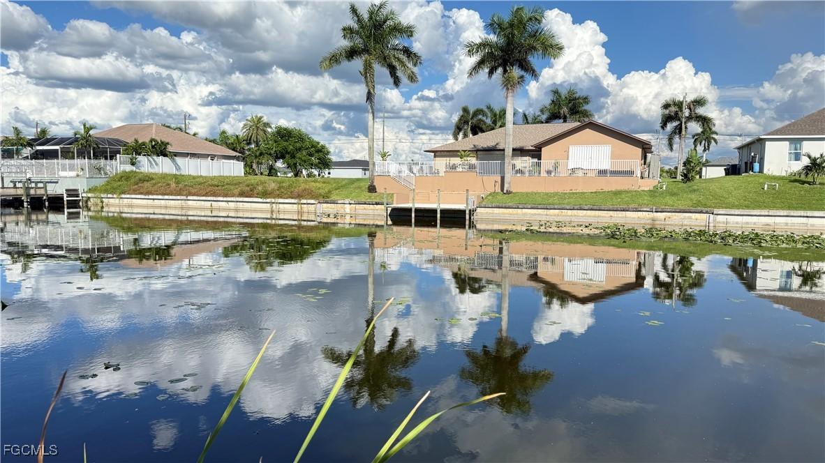 917 NW 3rd Pl., Cape Coral, FL 33993