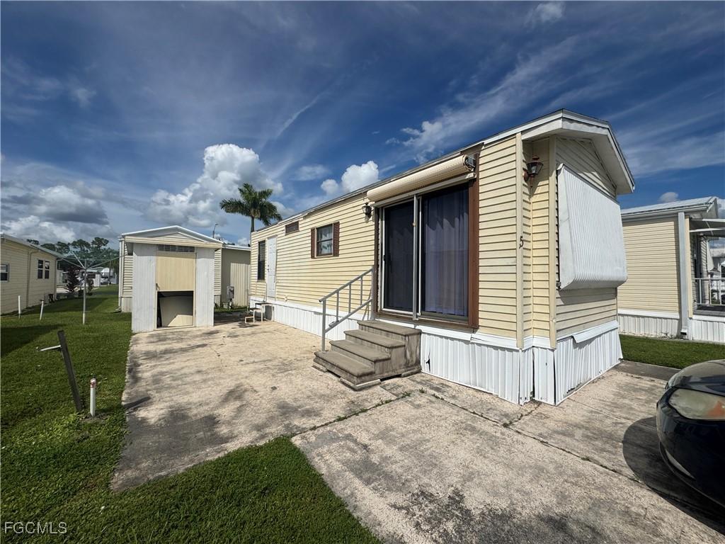 5 Fountain View Blvd., North Fort Myers, FL 33903