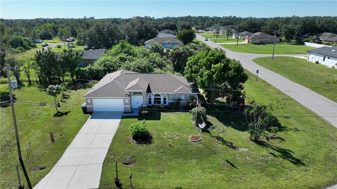 575 Bourse Cir., Lehigh Acres, FL 33974