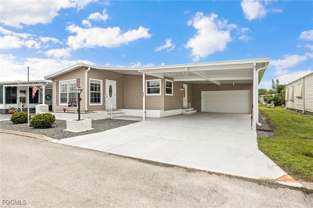 487 Jacklin Ln., North Fort Myers, FL 33903