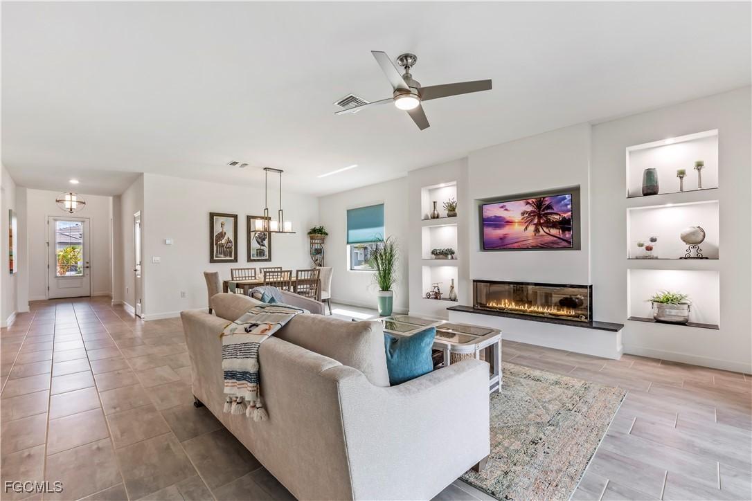 13821 Pine Lodge Ln., Fort Myers, FL 33913