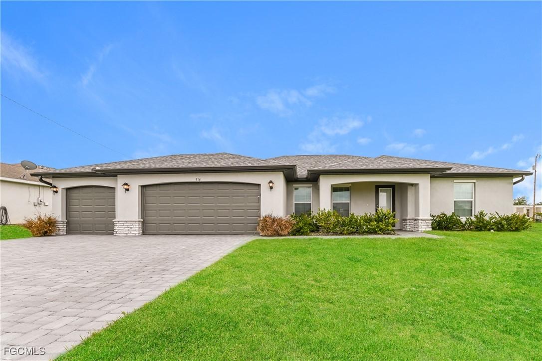 914 NE 13th Pl., Cape Coral, FL 33909