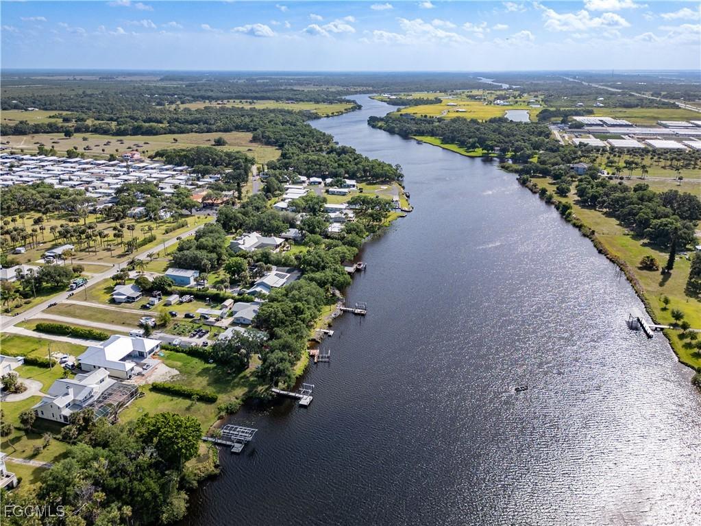 21900 Pearl St., Alva, FL 33920