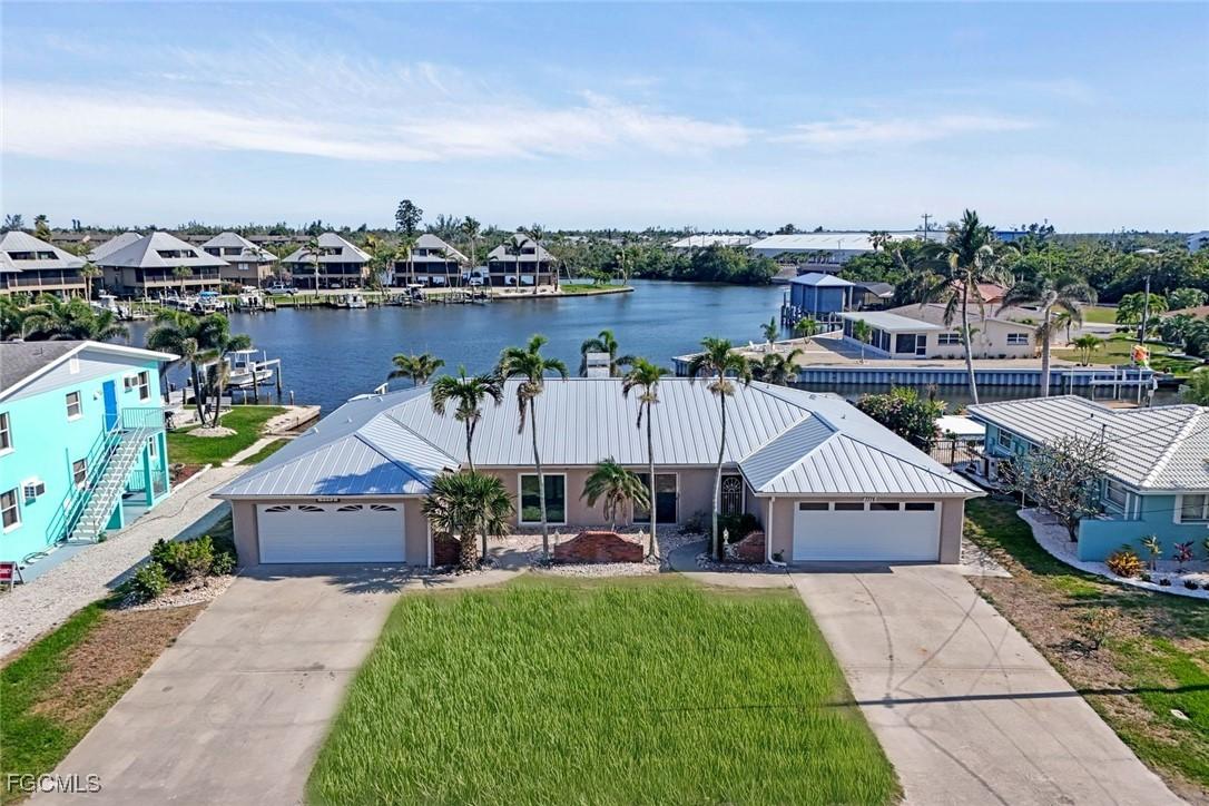 7775 Bocilla Ln., Bokeelia, FL 33922