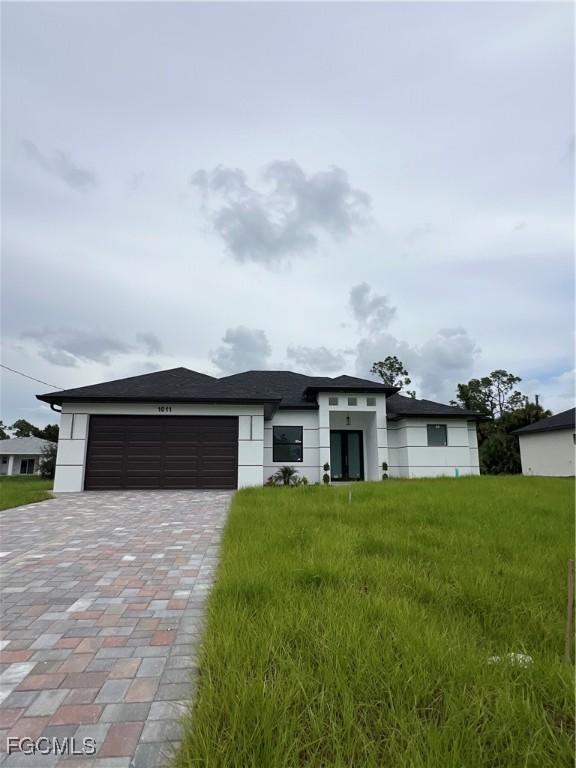 1011 Barcelona St., Lehigh Acres, FL 33974