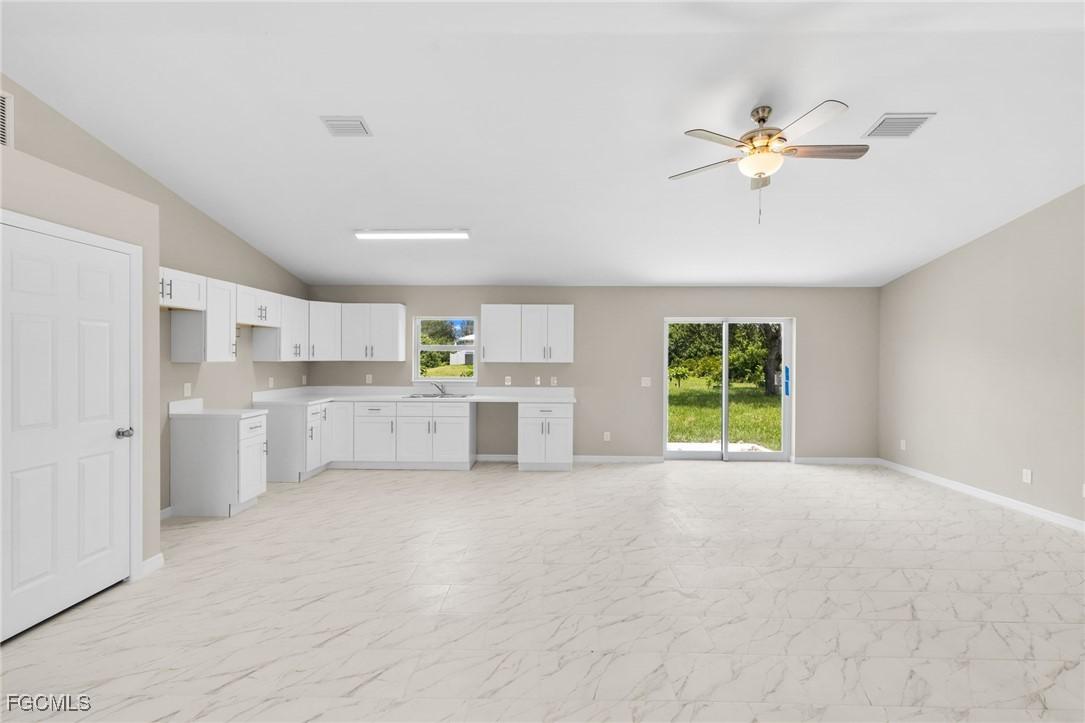 318 Lamella Ave., Lehigh Acres, FL 33974