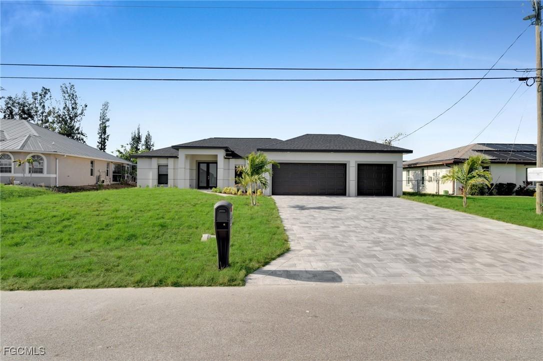 627 NW 8th Ter., Cape Coral, FL 33993