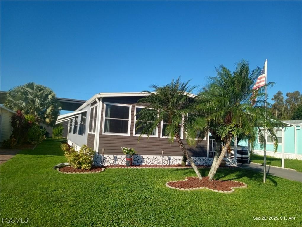 2787 Breezewood Dr., North Fort Myers, FL 33917